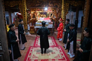 The Sacred Fire Ritual: Discovering Vietnam’s Unique New Year Custom of Taking Red - image 1