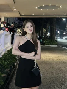 Minh Vuong Girlfriend Masters Elegant and Alluring Style - image 0