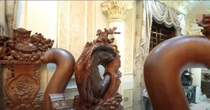 Tycoon Spends 5 Years Collecting Wood for Stunning 300m2 Villa - image 9