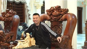 Tycoon Spends 5 Years Collecting Wood for Stunning 300m2 Villa - image 5