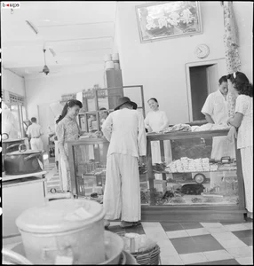 Rare Historical Photos: The Iconic Vien Dong Department Store of Old Saigon - image 16