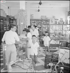 Rare Historical Photos: The Iconic Vien Dong Department Store of Old Saigon - image 17