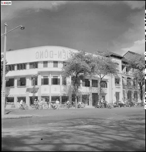 Rare Historical Photos: The Iconic Vien Dong Department Store of Old Saigon - image 0