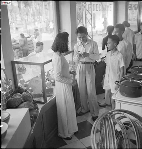 Rare Historical Photos: The Iconic Vien Dong Department Store of Old Saigon - image 15