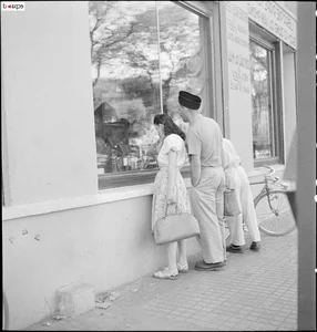 Rare Historical Photos: The Iconic Vien Dong Department Store of Old Saigon - image 11