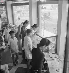 Rare Historical Photos: The Iconic Vien Dong Department Store of Old Saigon - image 8