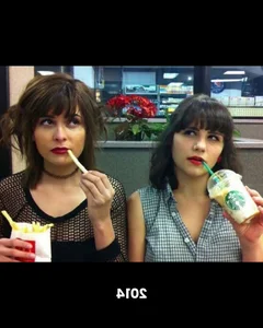 Best Friends of 18 Years Recreate Childhood Photo with Surprising Results - image 3