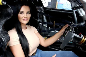Millionaire Female Racing Driver Makes Bold Career Pivot - image 0