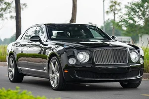 Luxury on Wheels: Rare Bentley Mulsanne Le Mans Edition Spotted in Hanoi - image 4