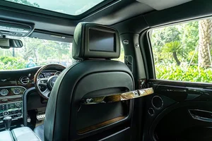 Luxury on Wheels: Rare Bentley Mulsanne Le Mans Edition Spotted in Hanoi - image 6