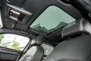 Luxury on Wheels: Rare Bentley Mulsanne Le Mans Edition Spotted in Hanoi - image 1