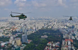 Stunning Aerial Display: Fighter Jets Soar Over Ho Chi Minh City - image 11