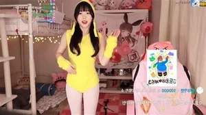 Viral Moment: Influencer Accidentally Leaves Camera Rolling During Stream - image 3