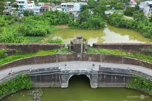 The Hidden History of Military Bunkers on Hue's Ancient Citadel Walls - image 5