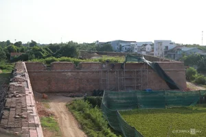 The Hidden History of Military Bunkers on Hue's Ancient Citadel Walls - image 2