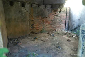 The Hidden History of Military Bunkers on Hue's Ancient Citadel Walls - image 4