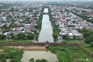 The Hidden History of Military Bunkers on Hue's Ancient Citadel Walls - image 8