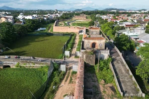 The Hidden History of Military Bunkers on Hue's Ancient Citadel Walls - image 1