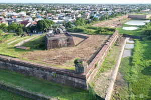 The Hidden History of Military Bunkers on Hue's Ancient Citadel Walls - image 10