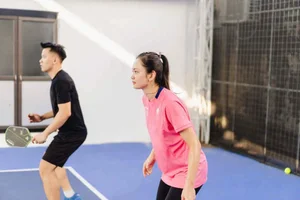 Pickleball Coach Ties the Knot with Volleyball Beauty Thu Hoai - image 0