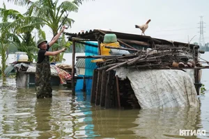 Hanoi Flooding Crisis: A Mother’s Brave Escape with Her 9-Month-Old Baby - image 16