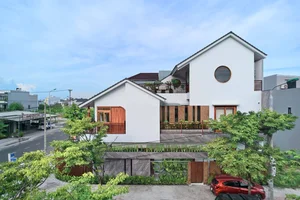 NI Villa: West-Facing Heat-Resistant House Inspired by Hoi An Ancient Town - image 5