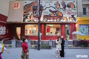 Dong Ho Folk Art Meets Modern Cafe Culture: A Unique Visual Experience - image 2