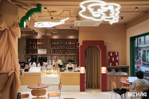 Dong Ho Folk Art Meets Modern Cafe Culture: A Unique Visual Experience - image 3