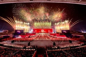 Sun Group Brings Spectacular Fireworks Displays from Phu Quoc and Da Nang to Hanoi - image 10