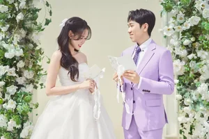 Actor Anh Duc Shares Sweet Wedding Photos While Thu Quynh Celebrates Family - image 7