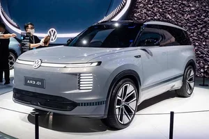 Volkswagen ID.Era 8X: EV Design Meets 1.5L Turbo Power - image 4