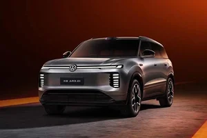 Volkswagen ID.Era 8X: EV Design Meets 1.5L Turbo Power - image 7