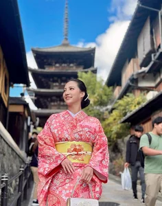 Taiwan Sexiest Beauty Captivates Hearts in Hoi An - image 2