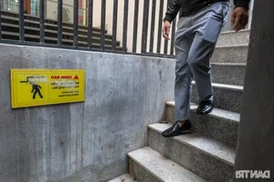 Rare Images of 130-Year-Old Secret Bunker Near Hoan Kiem Lake - image 15