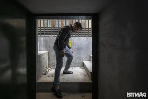 Rare Images of 130-Year-Old Secret Bunker Near Hoan Kiem Lake - image 14