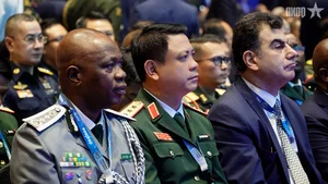 Vietnam Showcases Military Innovation at the Defense Services Asia Exhibition in Malaysia - image 5