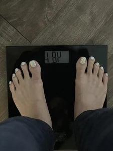 Que Van: From Controversial Beauty Pageant Entry to Stunning Mother of Three - image 10
