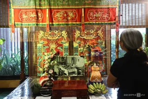 Nostalgic Charm: A Collection of Vintage Mid-Autumn Festival Lanterns in Ho Chi Minh City - image 5