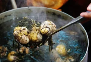 8 Must-Try Street Foods and Snacks in Quang Ninh - image 2