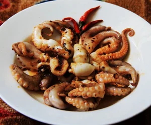 8 Must-Try Street Foods and Snacks in Quang Ninh - image 6