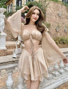 Captivating Transgender Beauty Inspires with Stunning Fashion and Body Confidence - image 3