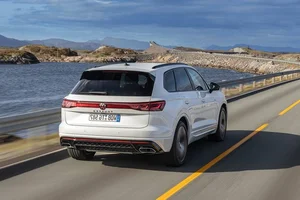 First Look: Volkswagen Touareg 2025 Design, Features, and Performance - image 7