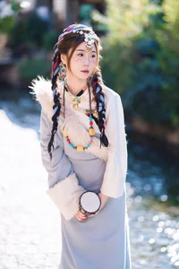 Vẻ Đẹp Thanh Khiết: Huang Ying Giữa Cánh Đồng Hoa Gesang Rực Rỡ Nơi Cao Nguyên - image 20