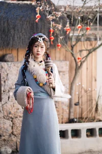 Vẻ Đẹp Thanh Khiết: Huang Ying Giữa Cánh Đồng Hoa Gesang Rực Rỡ Nơi Cao Nguyên - image 22