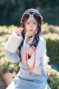 Vẻ Đẹp Thanh Khiết: Huang Ying Giữa Cánh Đồng Hoa Gesang Rực Rỡ Nơi Cao Nguyên - image 14
