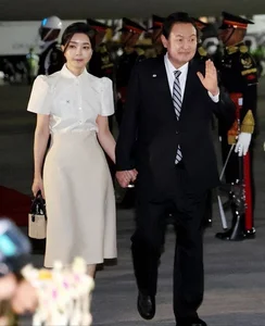 South Korea’s First Lady Kim Keon-hee: The Ultimate U55 Fashion Icon - image 3