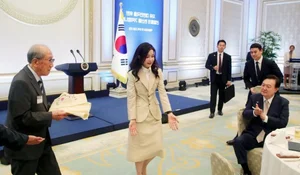 South Korea’s First Lady Kim Keon-hee: The Ultimate U55 Fashion Icon - image 10
