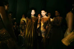 Dianka Zakhidova Catwalk Highlights: Stunning Photos of Bui Tien Dung's Wife - image 3