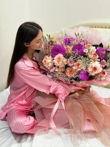 Dianka Zakhidova Catwalk Highlights: Stunning Photos of Bui Tien Dung's Wife - image 1