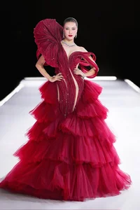 Stunning Photos of Miss International Queen Huong Giang in Elegant Bridal Fashion - image 4